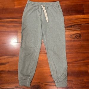 Vuori performance, joggers, extra small